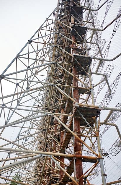 Ancien Vestige Du Système Radar Duga Dans Une Base Militaire Abandonnée