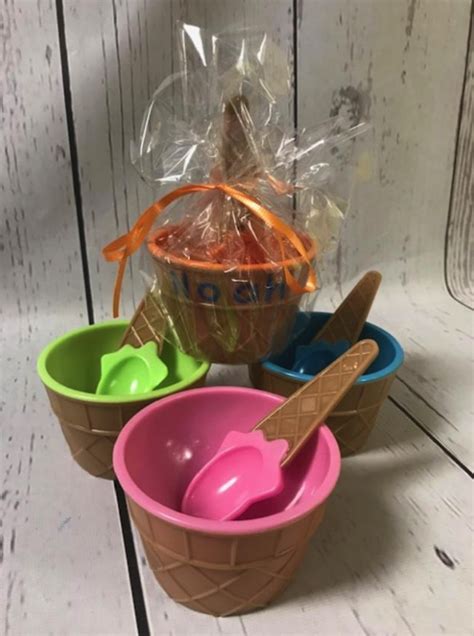 Ice Cream Bowls And Spoons Party Favors