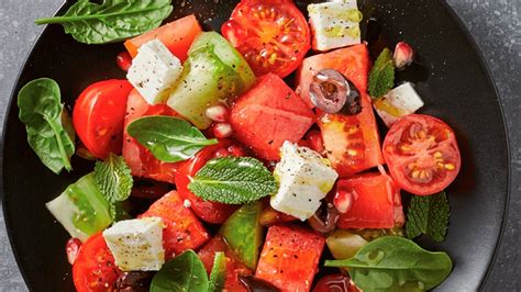 Ensalada de sandía y tomate con espinacas Receta UFS