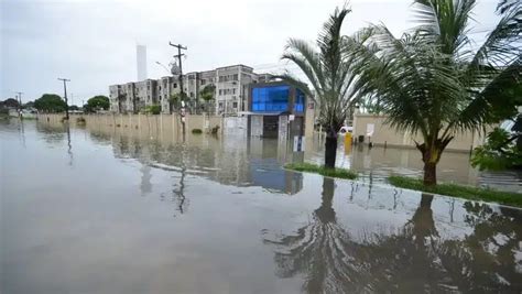 Chuva Alaga Ruas Invade Casas E Deixa Moradores Ilhados