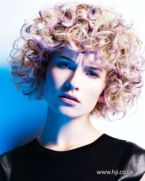 Blonde Highlighted Pageboy Hairstyle With Fringe