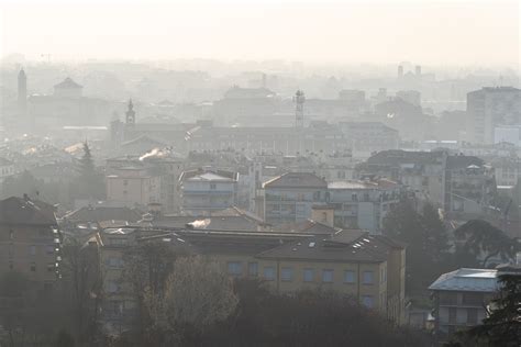 Mal Aria di città Legambiente Lotta allo smog ancora in salita