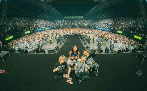 One Ok Rock、ロンドンライブで超満員の圧巻光景エド・シーランがゲスト登場 ネット騒然「エグすぎる」「すごすぎ」 ガールズ