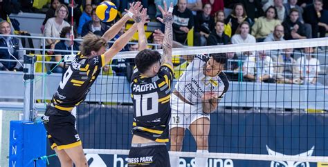 Ligue A Le Stade Poitevin Revient Avec Un Point Du Plessis Robinson