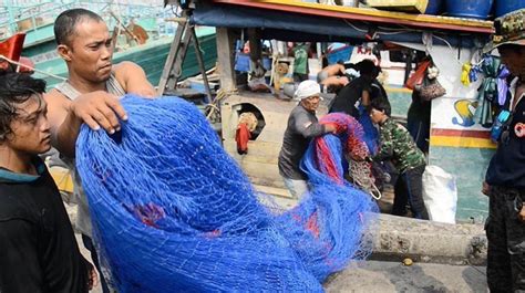 102 Kapal Ikan Ganti Jaring Trawl Dengan Alat Tangkap Yang Ramah