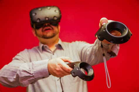 HTC Vive is the most advanced VR system yet (photos) - CNET