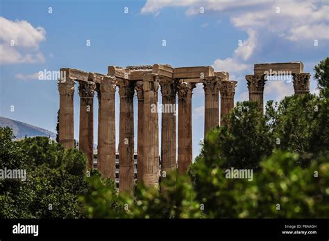 Las antiguas ruinas del Templo de Zeus en Atenas Grecia Fotografía de