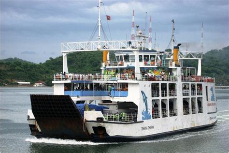 Traveling To Lombok By Public Ferry Vacation S Highlight Lombok