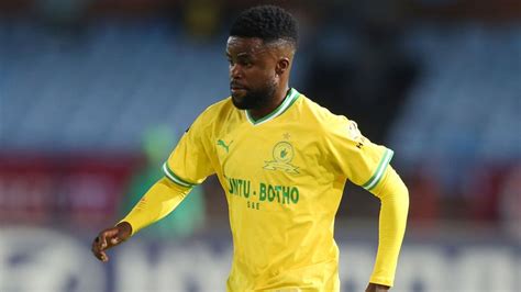 Mamelodi Sundowns Coach Sings Praises Of Lesedi Kapinga After Nedbank