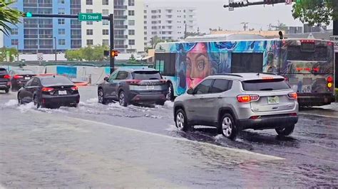 Florida Se Ahoga Inundaciones Severas Y Retrasos Aéreos Por Fuertes