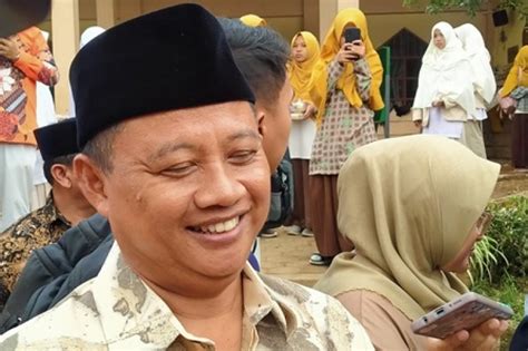 Mengaku Masih Cinta Uu Ruzhanul Ulum Enggan Berpisah Dengan Ridwan