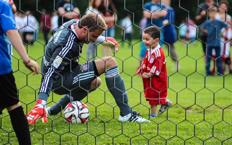 F R Den Guten Zweck Fc Bayern Gegen Vfl Friends Oberhessen Live