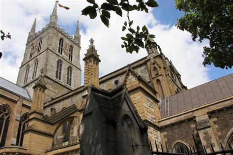 Southwark Cathedral Walk London Sightseeing Tour