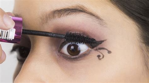 Apply Goth Eye Makeup | Saubhaya Makeup