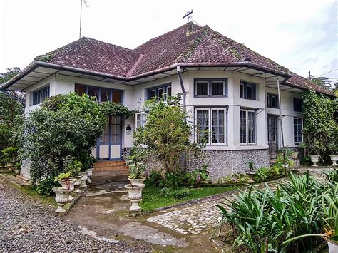 Arsitektur Indische Empire Style Alasan Rumah Belanda Terasa Sejuk Di