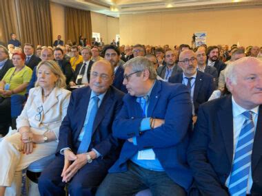 Tot Cuffaro Eletto All Unanimit Segretario Nazionale Della Dc