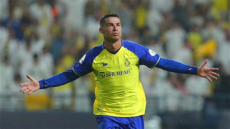 Viral Cristiano Ronaldo Sujud Syukur Seusai Cetak Gol Spektakuler Untuk Al Nassr Halaman 4