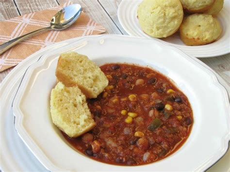 Slow Cooker Chili and Cornbread - Clean and Scentsible