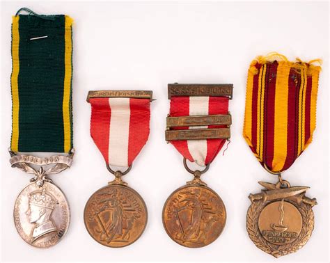 1939 1946 Emergency Service Medals For Red Cross And Air Raid