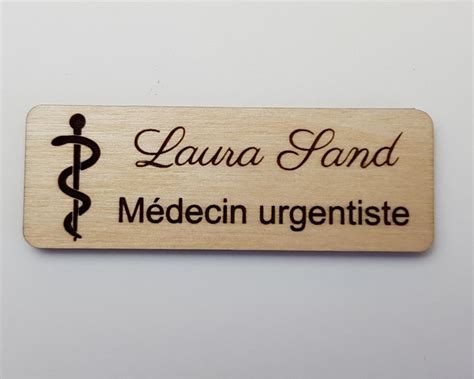 Badge M Dical Personnalis En Bois Caduc E M Decin Interne En