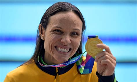 Jornal Correio Mundial de natação Carol Santiago e Cecília Araújo