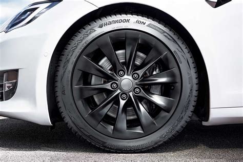 Hankook redondea su gama iON con el nuevo FlexClimate neumático