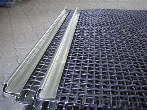 Stainless Steel Silver Vibrating Wire Mesh Screen For Industrial At Rs