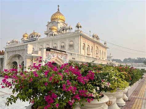 Bangla Sahib Gurudwara Delhi Timings, History, Images & Location