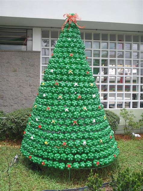 Paso a paso como hacer árbol de navidad con botellas plásticas para