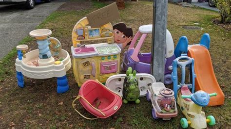 FREE: Free kids toys | Classifieds for Jobs, Rentals, Cars, Furniture ...