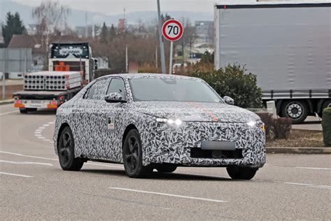 crossover de topo ds  prestes  estrear auto drive