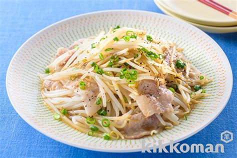 もやしと豚バラ薄切り肉レシピ30選｜野菜たっぷりで栄養バランス抜群！ その21 うちのごはんで簡単！ガーリック風味焼きそばappbank