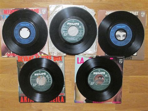 Vinyles 11 Disques 45 Tours Années 70 80 Luckyfind