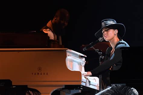 Alicia Keyss Piano Performance At 2019 Grammy Awards Popsugar