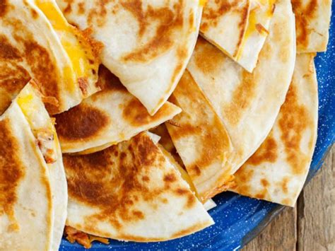 Chicken Quesadilla Recipe and Nutrition - Eat This Much