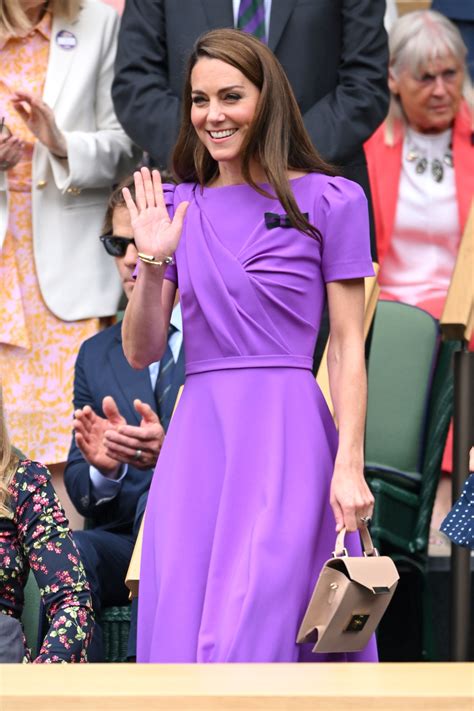 Kate Middleton A Wimbledon Il Look Ultraviolet E Il Fiocco In