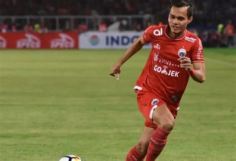 Persib Bandung Rekrut Rezaldi Hehanusa Membelot Dari Persija