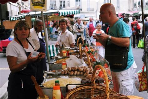 Et toujours la grosse affluence à la foire à l ail de Tours