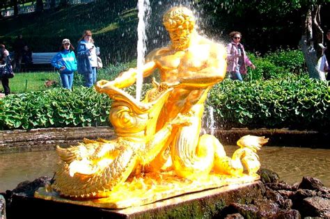 Фонтан Тритон в Петергофе: история, описание, фото