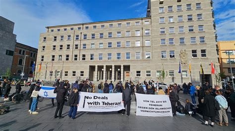 Rund Teilnehmer Bei Solidarit Ts Kundgebung F R Israel Auf Dem