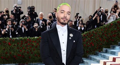 J Balvin Por Fin Muestra El Rostro De Su Hijo R O