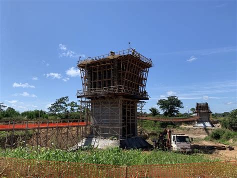 Construção de superestrutura da ponte do anel viário de Brasileia e