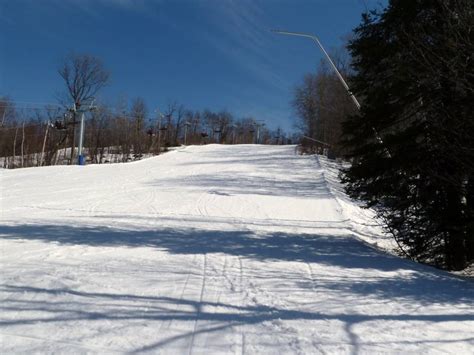 Ski resort Mont Saint-Sauveur - Skiing Mont Saint-Sauveur