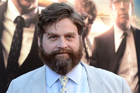 Zach Galifianakis Shows Off Dramatic Weight Loss At Sag Awards