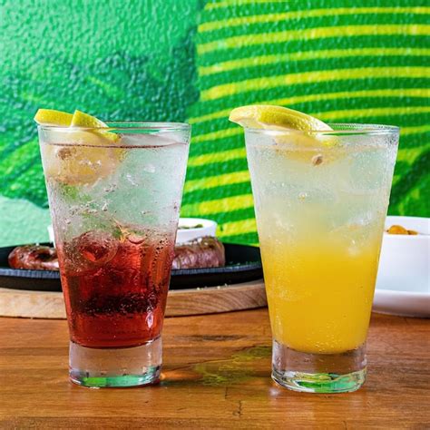 Premium Photo Fresh Drink Tropical Fruits Cocktail Frozen Glass