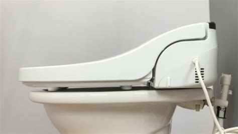 Will a Regular Toilet Seat Fit an RV Toilet: 4 Factors