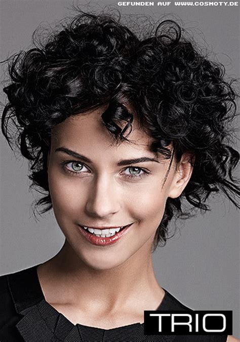 Kurzhaarfrisur damen locken Schönheit und Pflege