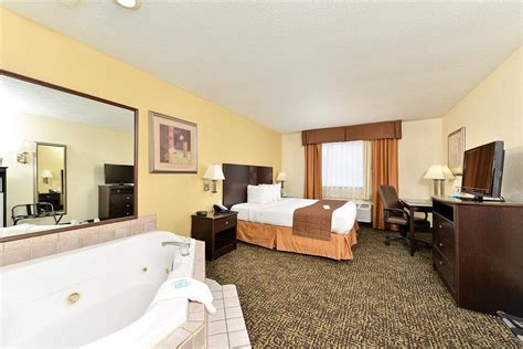 23 BEST Cleveland Hotels with Jacuzzi in room ️ 2025