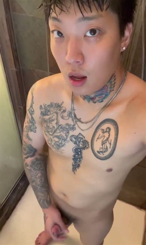 Hot Tattooed Guy ThisVid