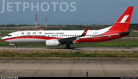 B 6108 Boeing 737 89P Shanghai Airlines RobertBai JetPhotos